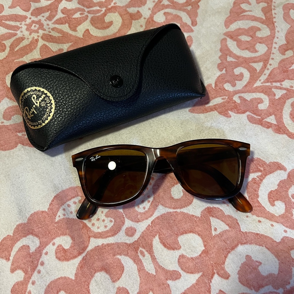 Ray-Ban Women’s Wayfarer Sunglasses with Case